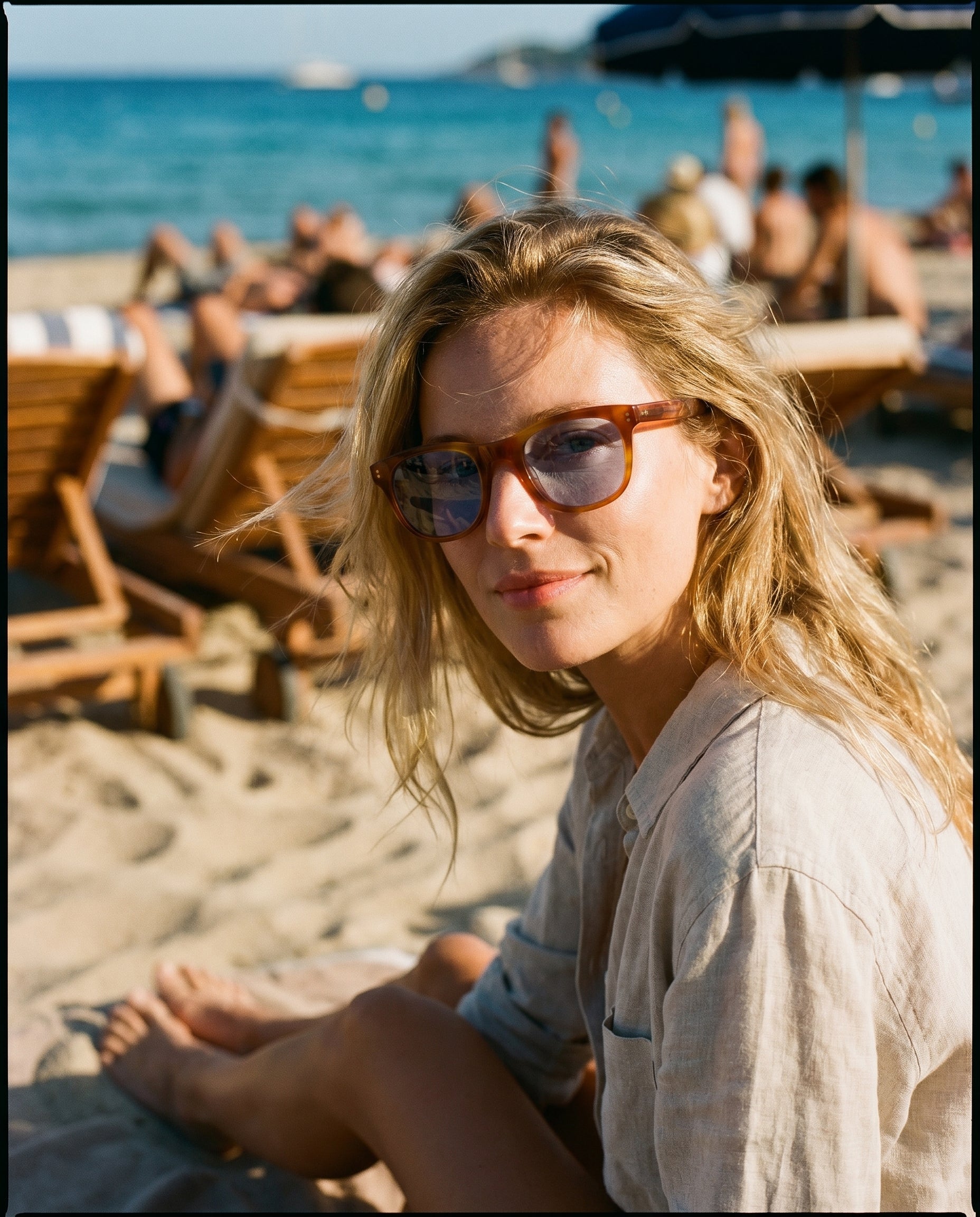 Berenford Les Salins St. Tropez Blue: handmade Italian sunglasses, editorial view